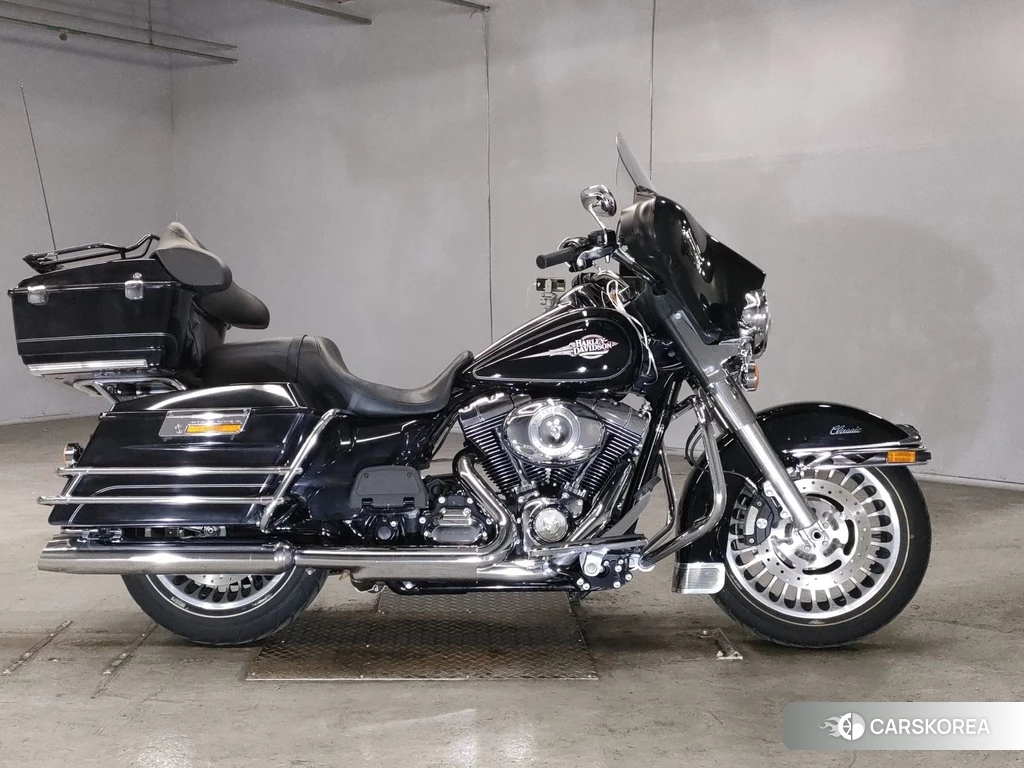 Проданный Harley-Davidson Electra Glide FLHTC1580 2011 из Японии, фото 2