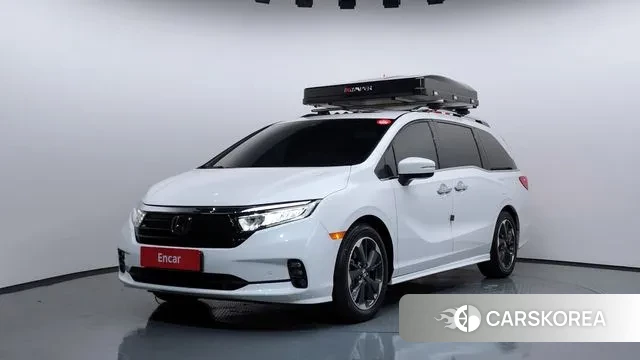 Honda Odyssey 2023 Белый из Кореи