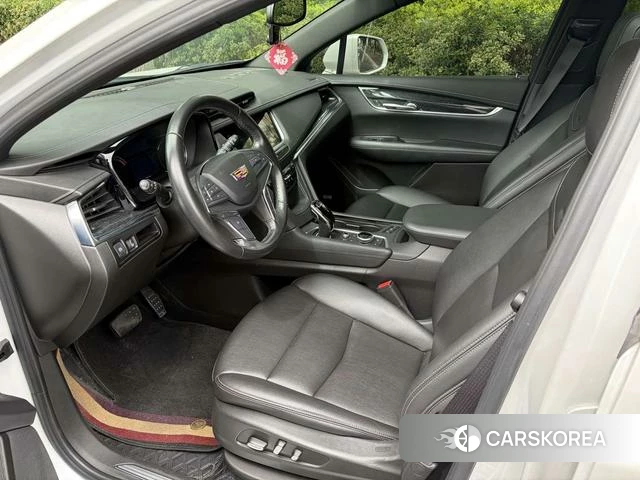 Cadillac XT5 2021 Белый из Китая