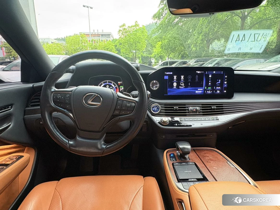 Lexus LS 2020 Черный из Китая