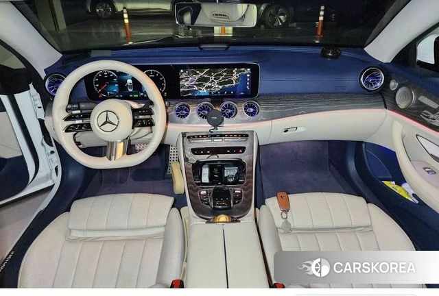 Mercedes-Benz E-Class W213 2023 Белый из Кореи