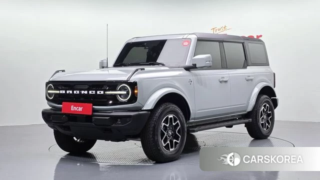Ford Bronco 6th Generation 2024 Серебристо-серый из Кореи