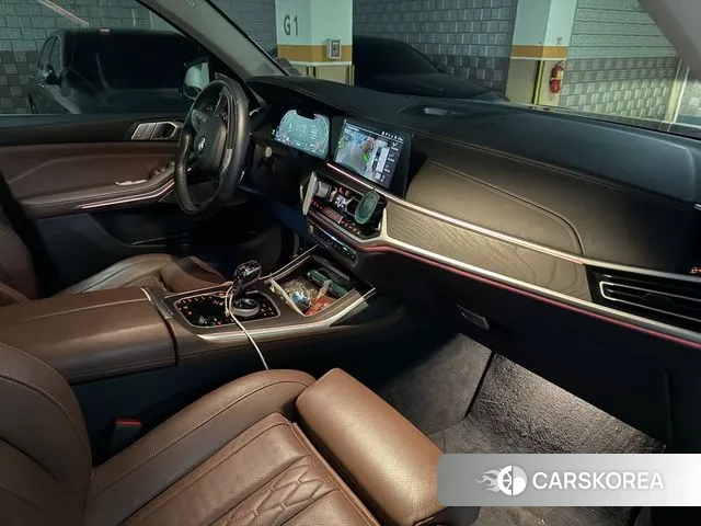 BMW X7 (G07) 2021 Черный из Кореи