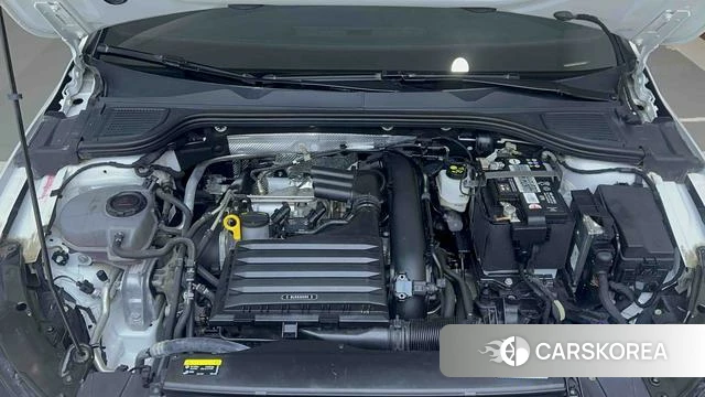 Volkswagen Golf 2023 Белый из Китая