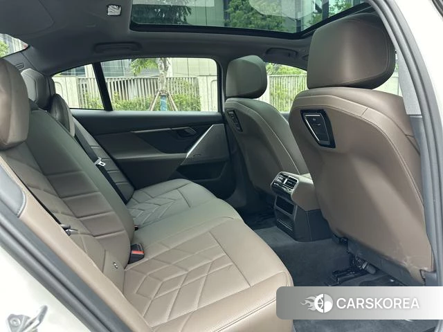BMW 5 series 2024 Белый из Китая