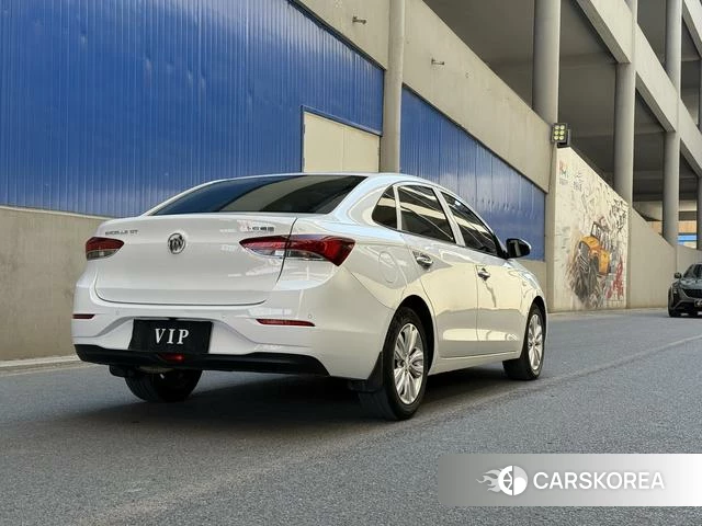 Buick Yinglang 2021 Белый из Китая