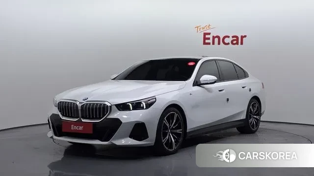 BMW 5 Series (G60) 2025 Белый из Кореи