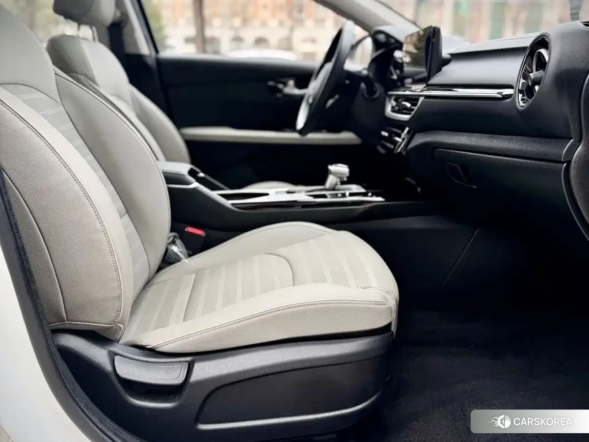 Kia K3 2023 Белый из Китая, фото 2