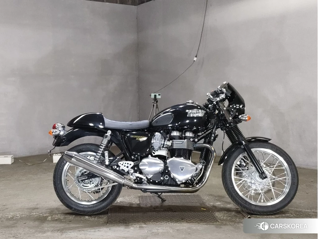 Проданный Triumph THRUXTON 2015 из Японии, фото 2