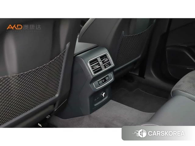 Audi Q5L 2024 Зеленый из Китая