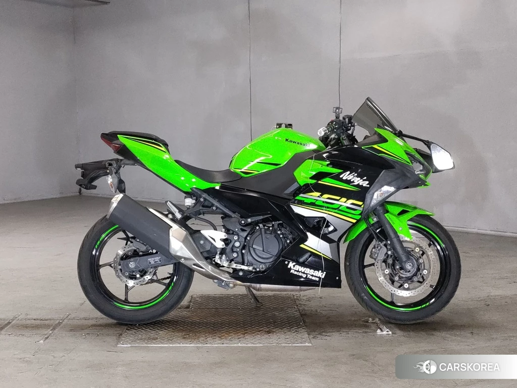 Проданный Kawasaki NINJA 400 2018 из Японии