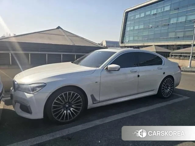 BMW 7 Series (G11) 2018 Белый из Кореи