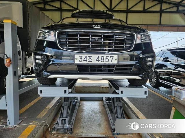 Kia The New Carnival 2018 Черный из Кореи