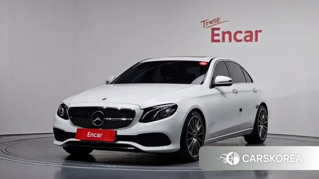 Mercedes-Benz E-Class W213 2018 Белый из Кореи