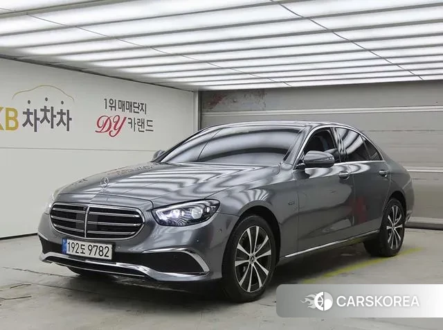 Mercedes-Benz E-Class W213 2021 Серый из Кореи