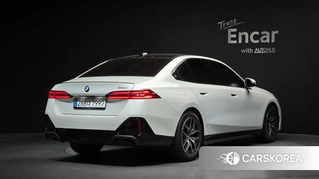 BMW 5 Series (G60) 2025 Белый из Кореи