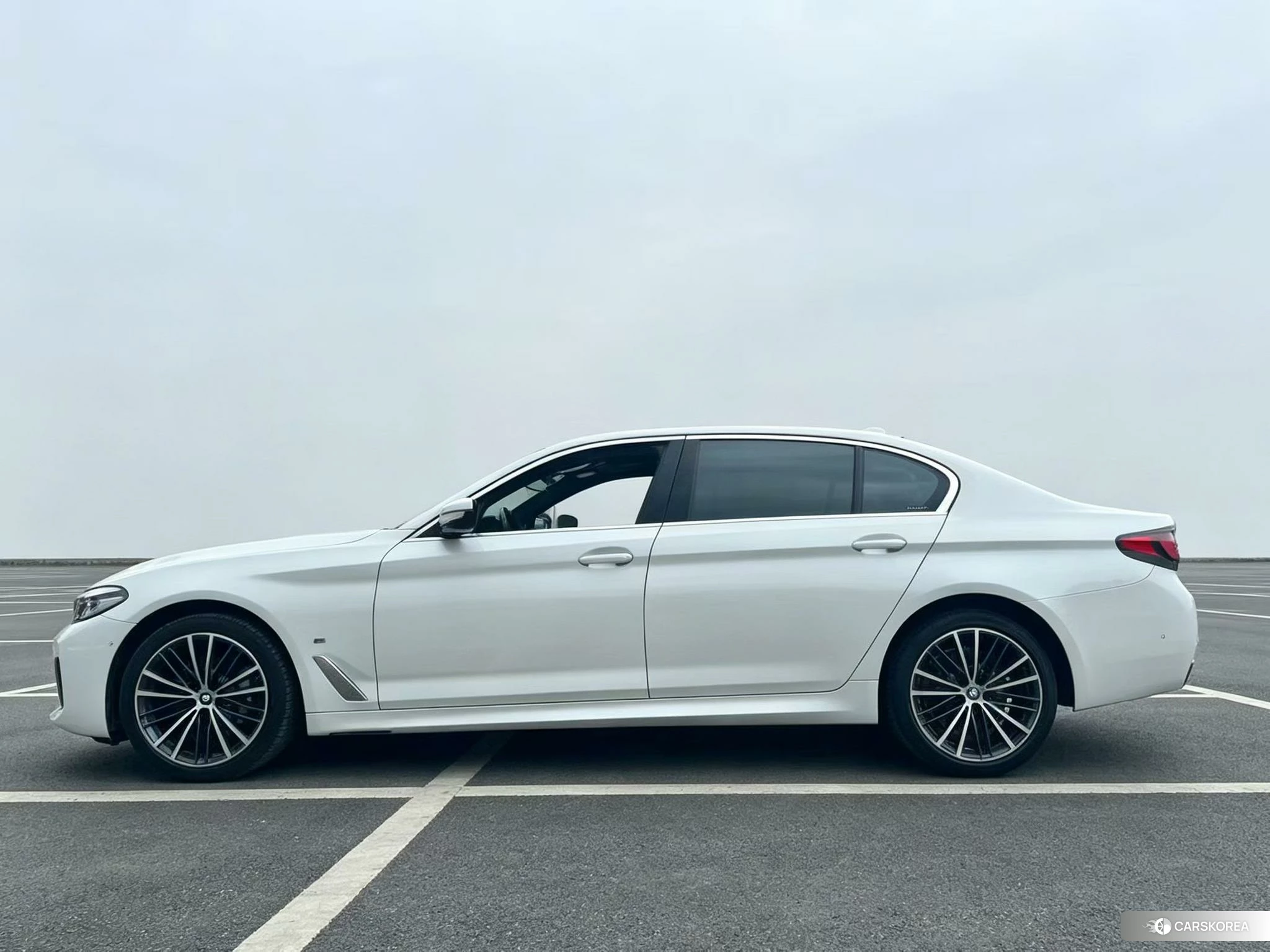 BMW 5 series 2021 Белый из Китая