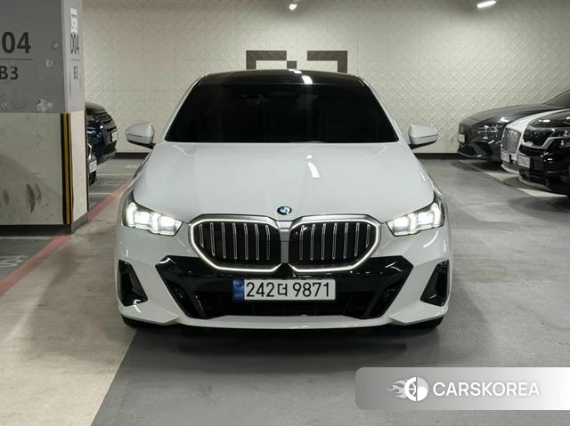 BMW 5 Series (G60) 2024 Белый из Кореи