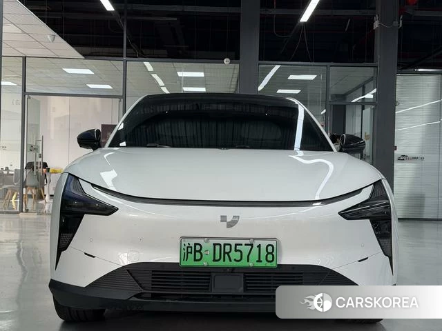 Extremely more 01 2023 Белый из Китая
