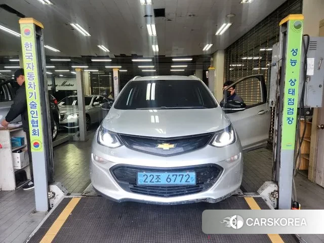 Chevrolet (GM Daewoo) Bolt EV 2019 Серебряный из Кореи