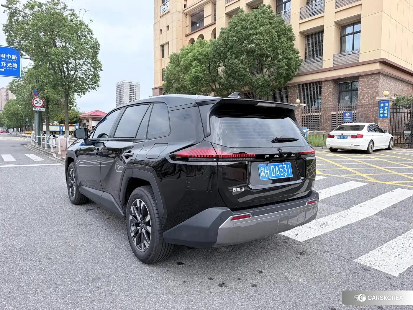 Toyota RAV4 2026 Черный из Китая