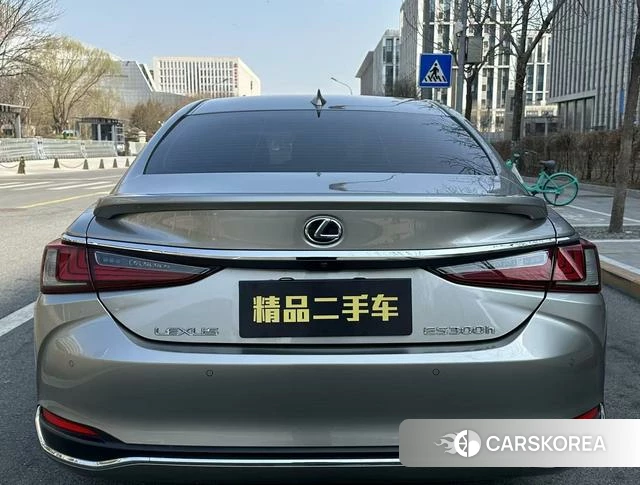 Lexus ES 2023 Шампань из Китая