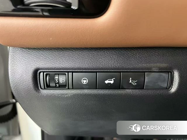 Nissan Exploring the land 2024 Белый из Китая