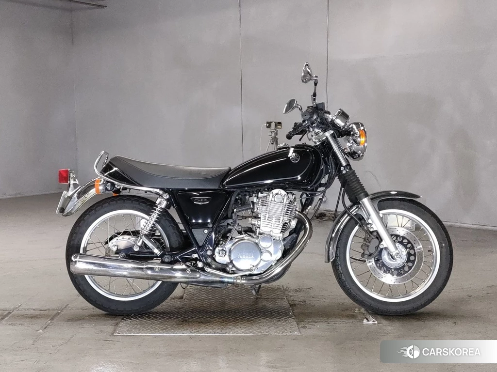 Проданный Yamaha SR 400 2018 из Японии, фото 2