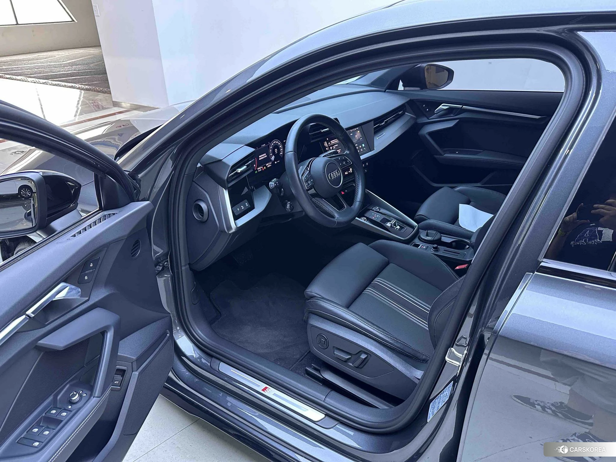 Audi A3 2023 Темно-серый из Китая