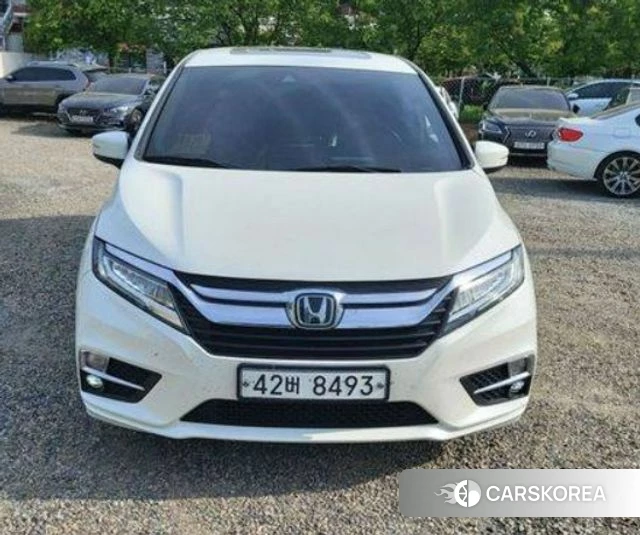 Honda Odyssey 2019 Белый из Кореи
