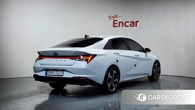 Hyundai Avante Hybrid (CN7) 2020 Белый из Кореи