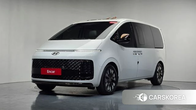 Hyundai Staria 2023 Белый из Кореи