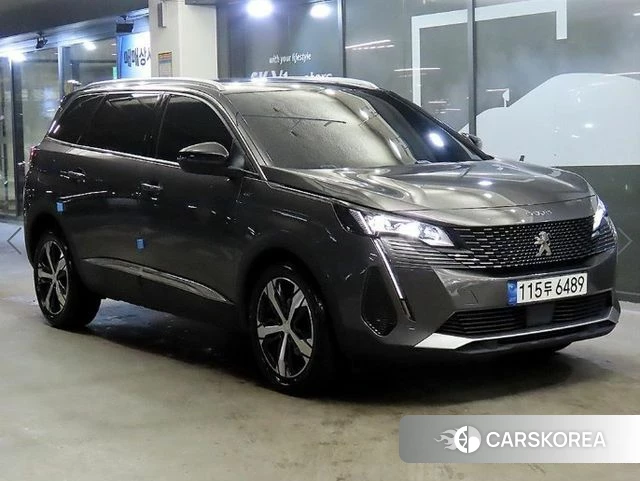 Peugeot 5008 second generation 2021 Серый из Кореи