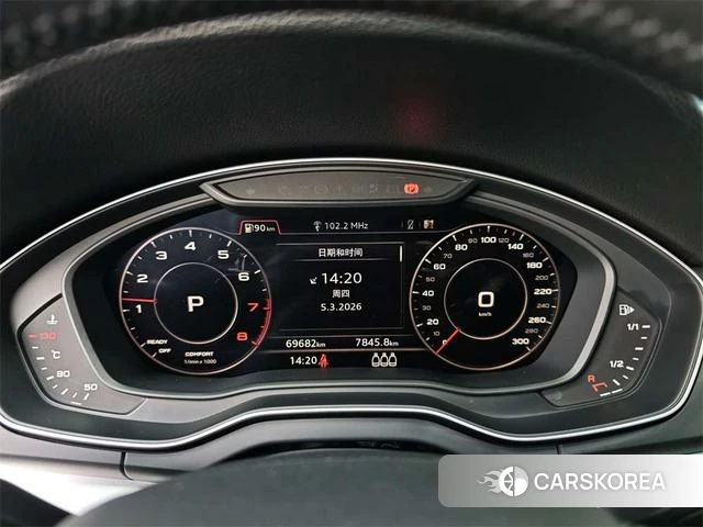 Audi Q5L 2020 Черный из Китая