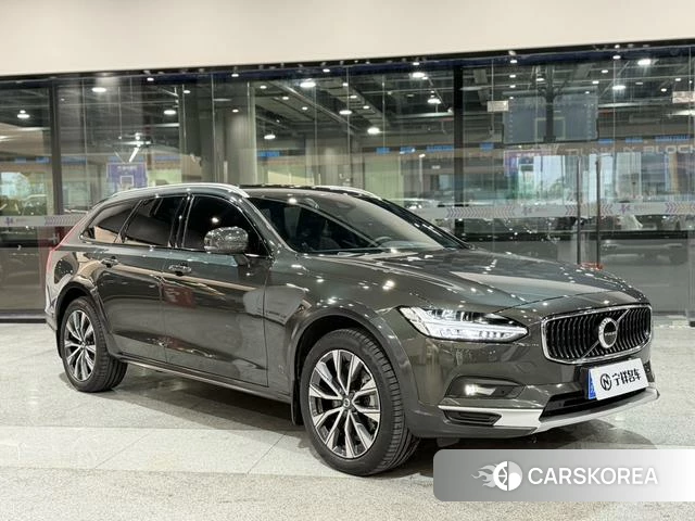 Volvo V90 2020 Темно-серый из Китая