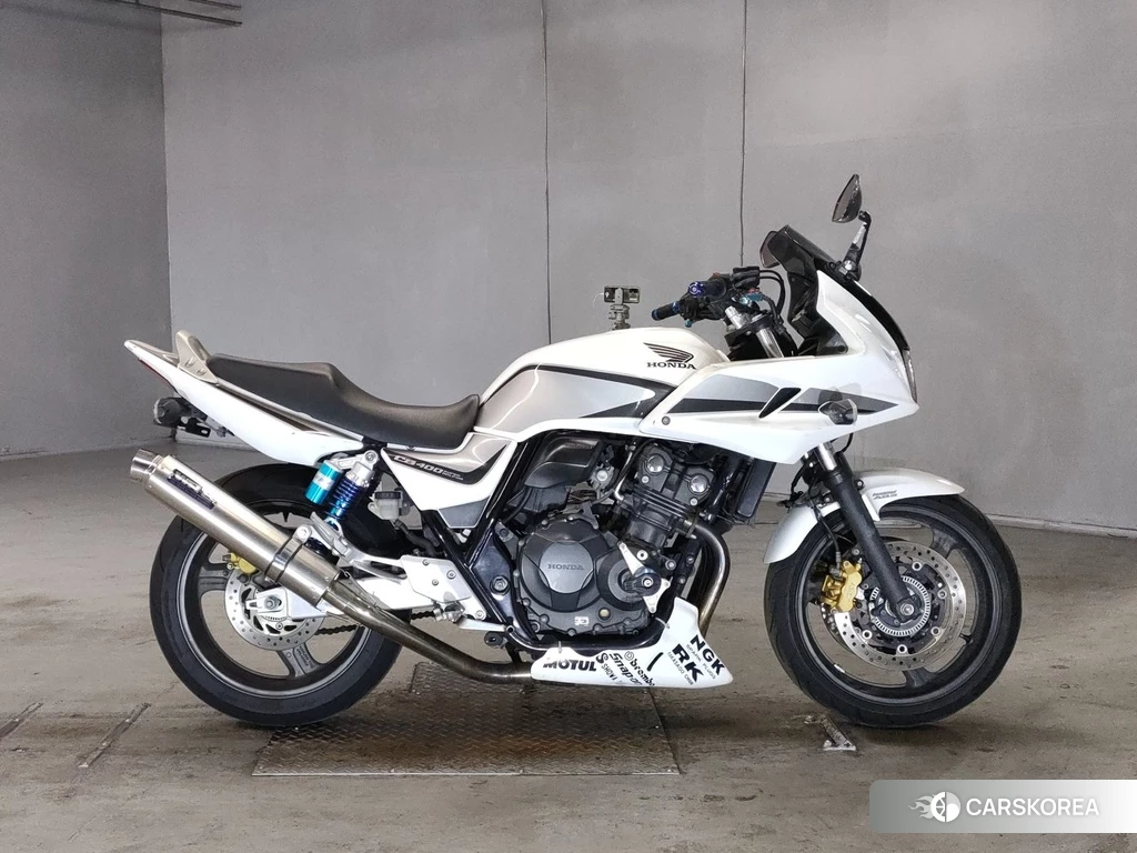 Проданный Honda CB400SF BOLDOR 2011 из Японии
