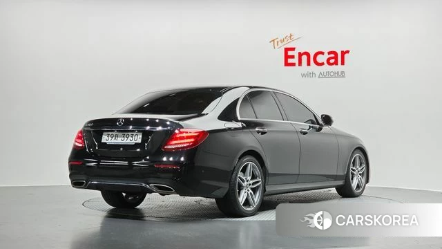 Mercedes-Benz E-Class W213 2019 Черный из Кореи