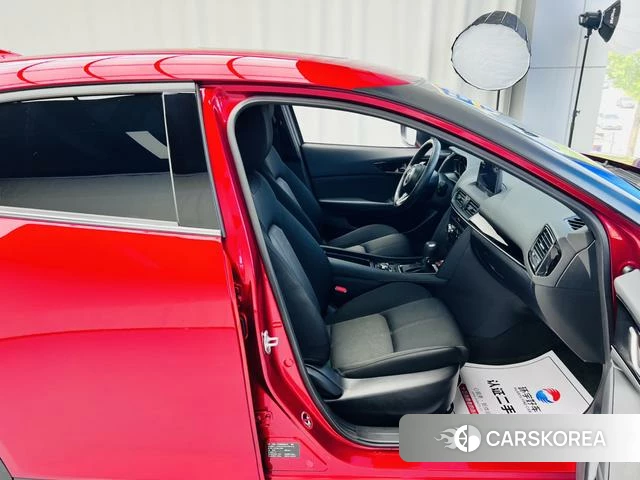 Mazda CX-4 2023 Красный из Китая