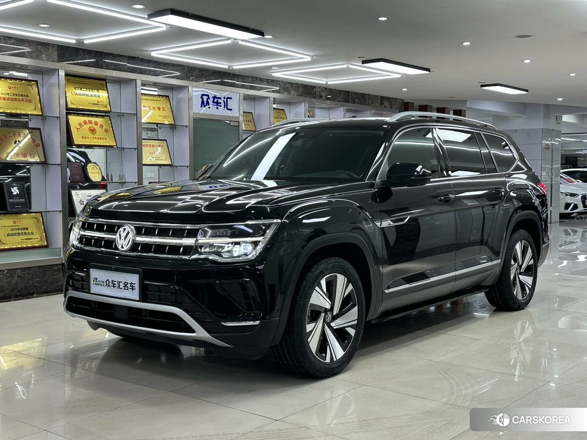 Volkswagen Tourang 2022 Черный из Китая