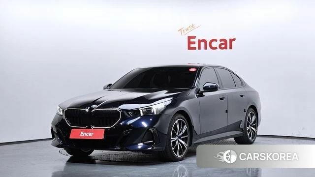 BMW 5 Series (G60) 2025 Черный из Кореи
