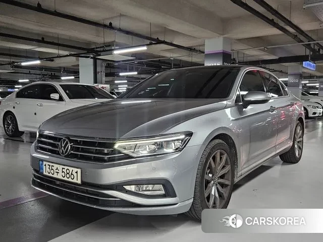 Volkswagen Passat GT (B8) 2021 Серебряный из Кореи