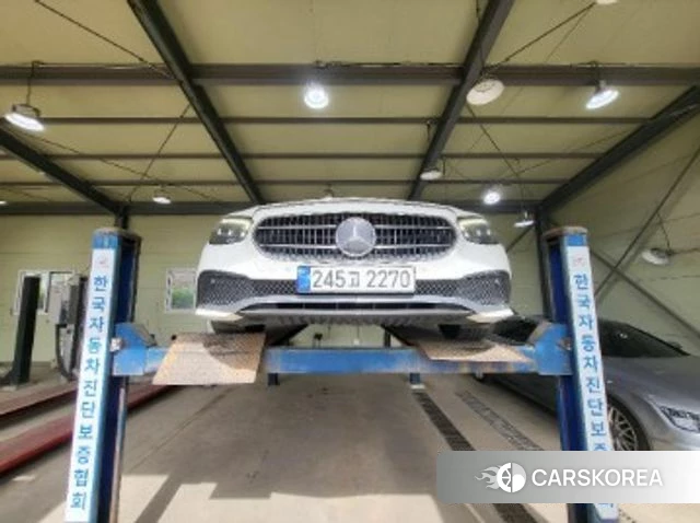 Mercedes-Benz E-Class W213 2020 Белый из Кореи