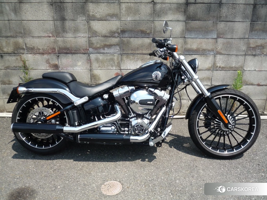 Проданный Harley-Davidson Softail Breakout FXSB 2017 из Японии