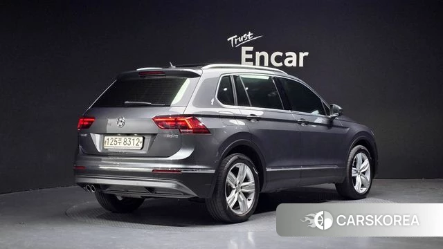 Volkswagen Tiguan second Generation 2020 Серый из Кореи