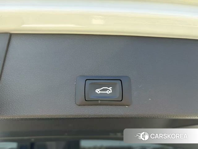 Audi Q2L 2021 Белый из Китая