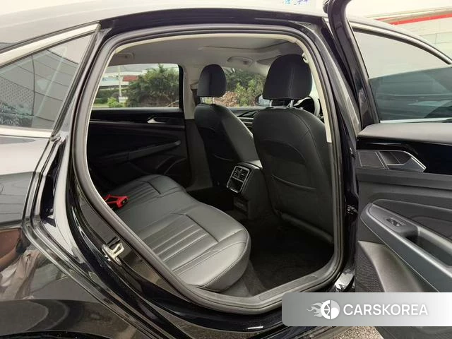 Volkswagen Passat 2022 Черный из Китая