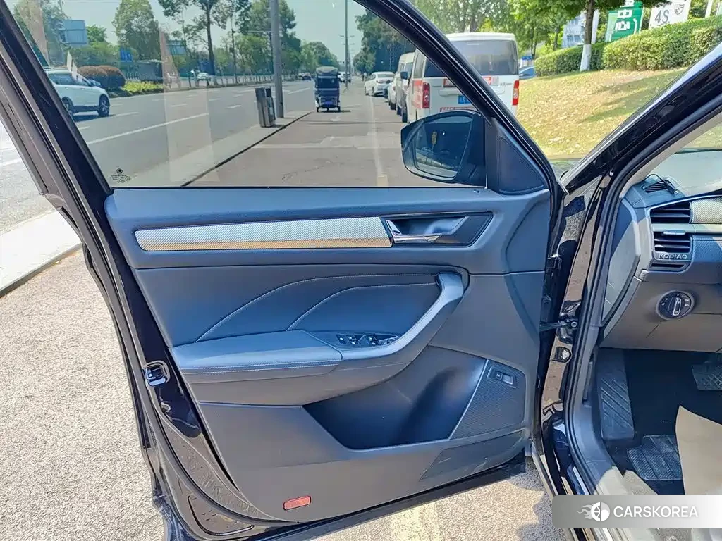 Skoda Kodiak 2023 Черный из Китая