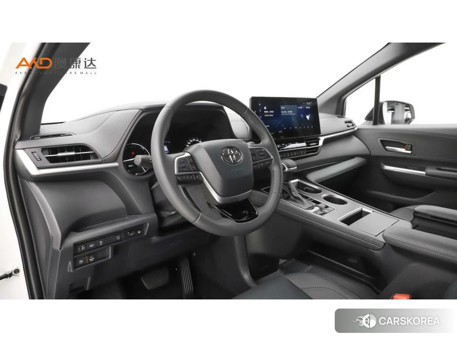 Toyota Sienna 2023 Белый из Китая