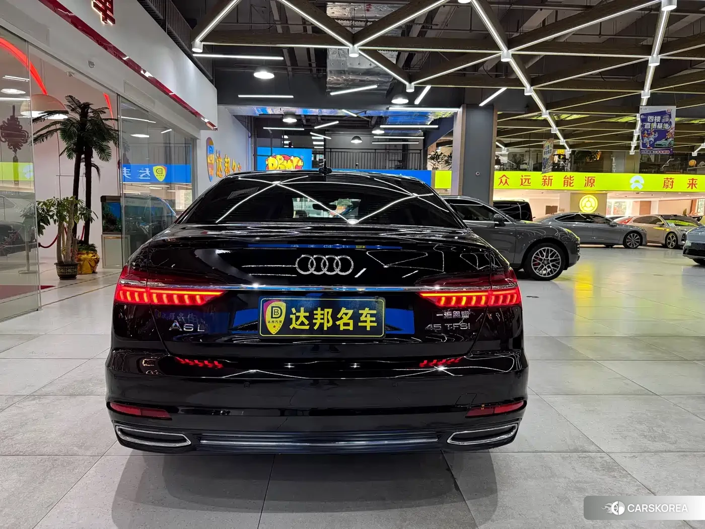 Audi A6L 2022 Черный из Китая