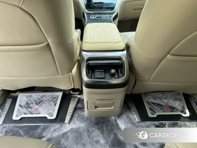 Buick GL8 2023 Белый из Китая